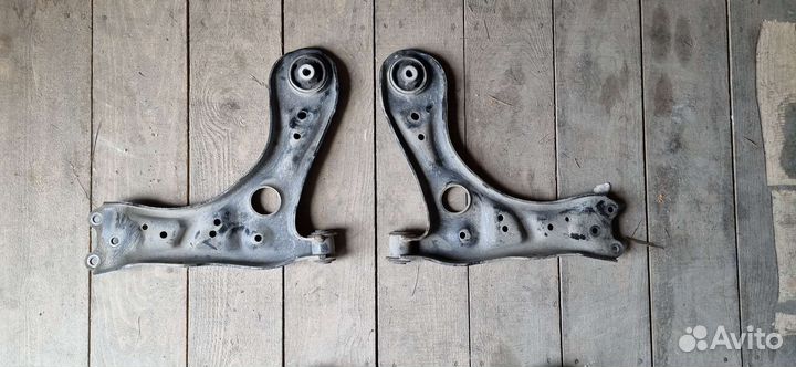 Рычаги передние Volkswagen Polo седан (оригинал)