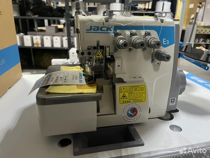 Оверлок 4-х нитка со столом Jack E3-4-М2-24