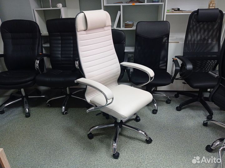 Кресло компьютерное бежевое metta надёжное