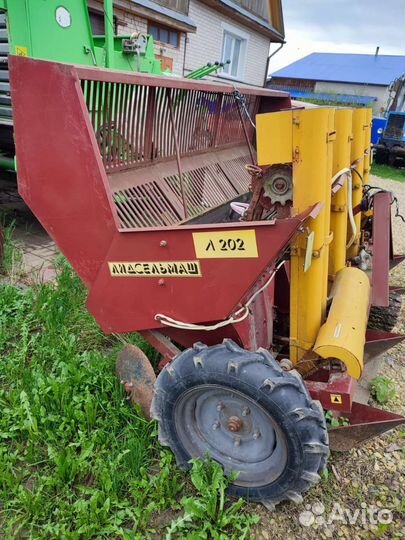 Картофелесажалка навесная