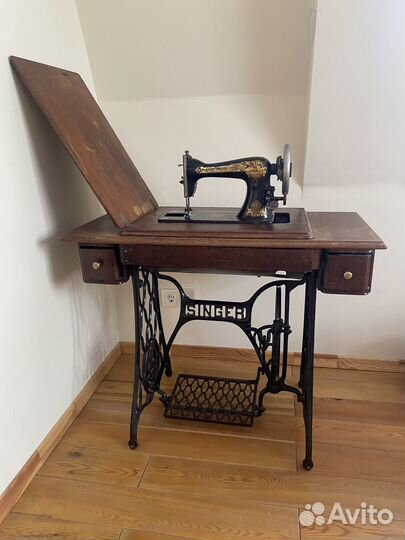 Швейная машина Зингер