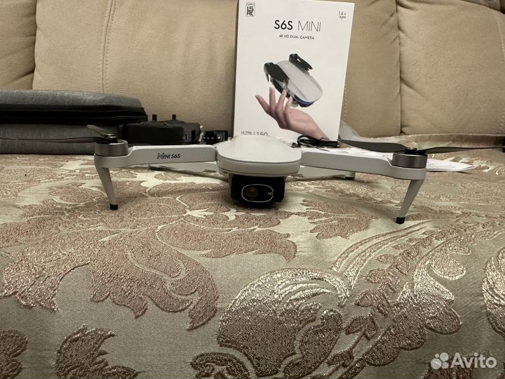 Дрон с GPS и камерой Flytrox Skylark (S6S)