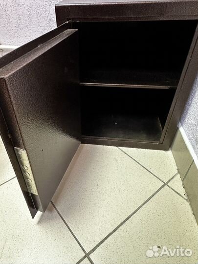 Сейф металический