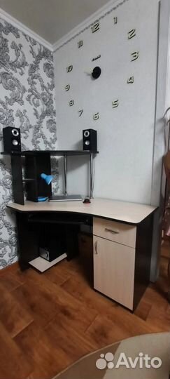 Компьютерный стол