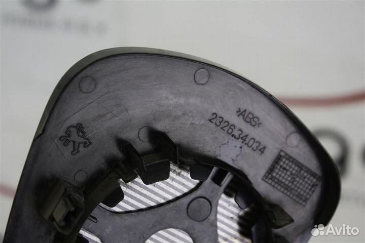 Зеркальный элемент правый Peugeot-Citroen 207