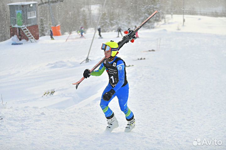 Инструктор, тренер по горным лыжам