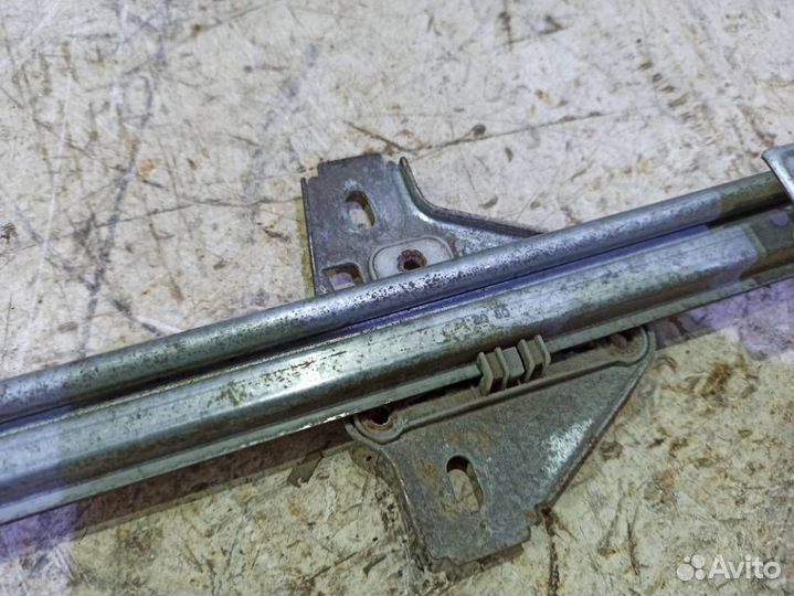 Стеклоподъемник механический передний правый