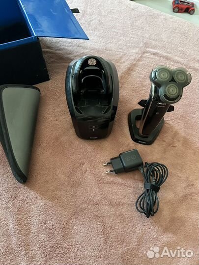 Philips SensoTouch 3D electric shaver