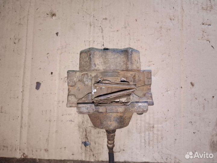 Суппорт задний правый Mercedes W202