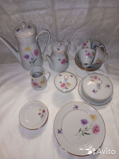 Сервизы, чайные пары, заварочные чайники