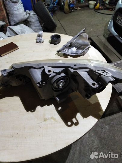 Фара на allion 260 к