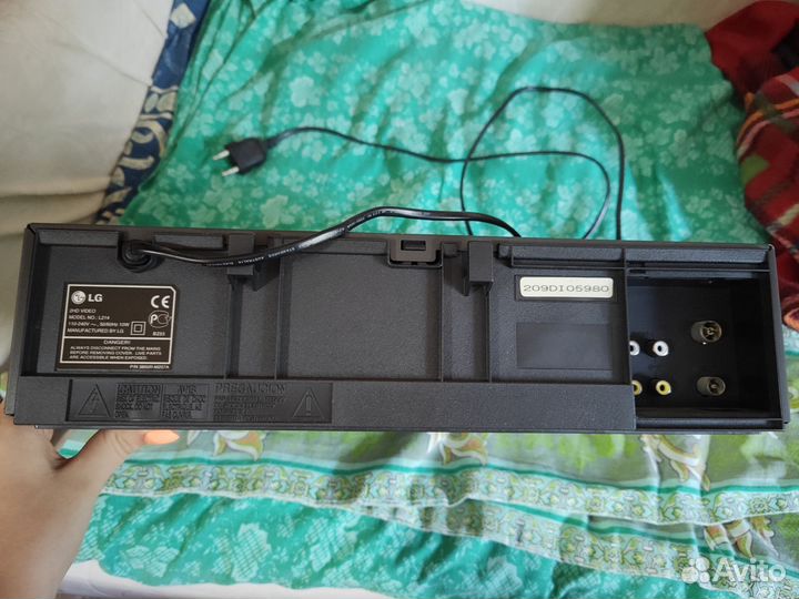 Видеомагнитофон lg