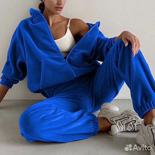 Спортивный костюм женский