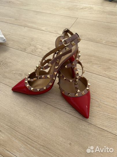 Босоножки Valentino 36