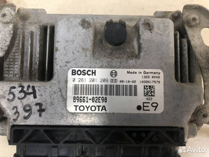 Блок управления двигателем Toyota Corolla E150 200