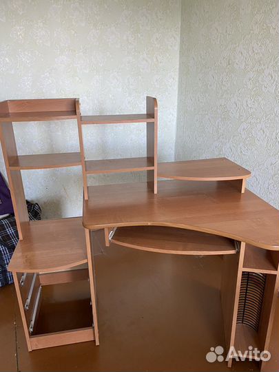 Компьютерный стол