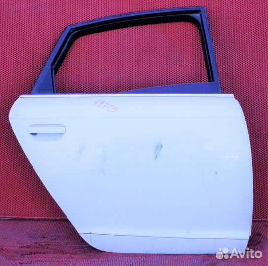 Дверь задняя правая Audi A6 4F2 AUK, BKH 4F0833052