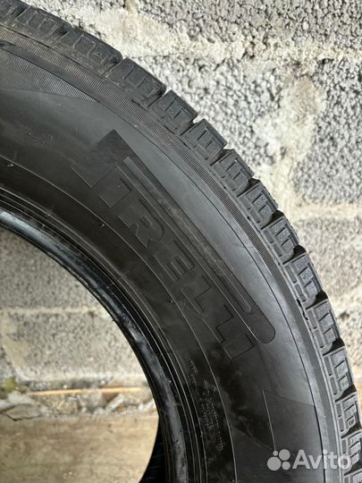 Pirelli Ice Zero FR 235/65 R17 108