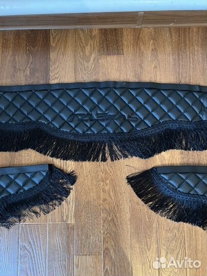 Ламбрекены на газель