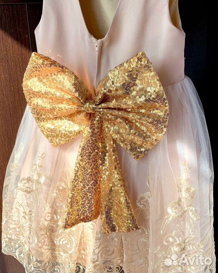 Платье нарядное для девочки пайетки вышивка новое