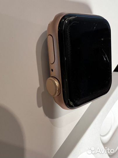 Apple Watch SE 40 mm Gold