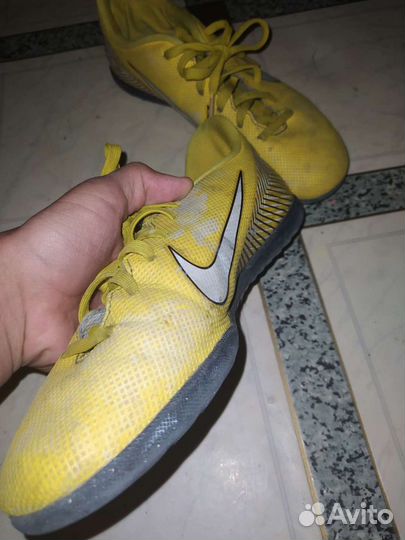 Бутсы футбольные(сороконожки)