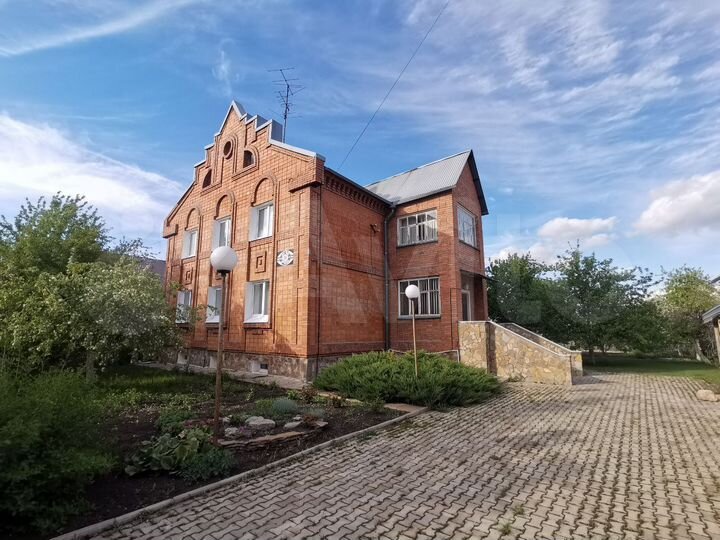 Дом 313 м² на участке 15 сот.