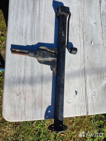 Домкрат винтовой Мерседес