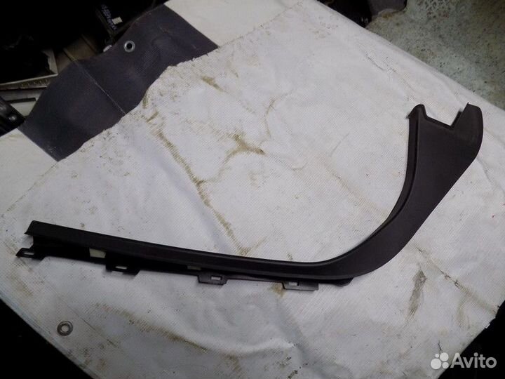 Накладка (кузов внутри) Focus III 2011