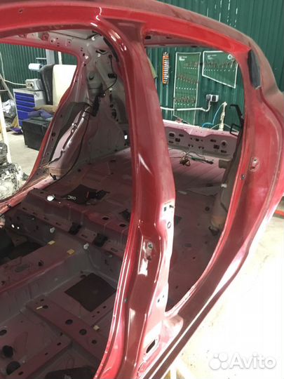 Боковая стойка левая Рено Меган 3