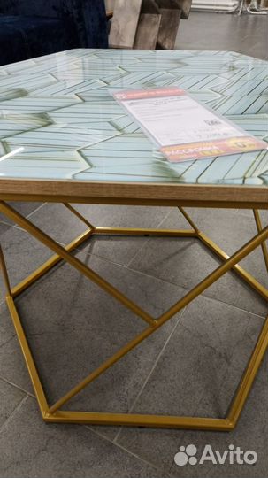 Журнальный столик