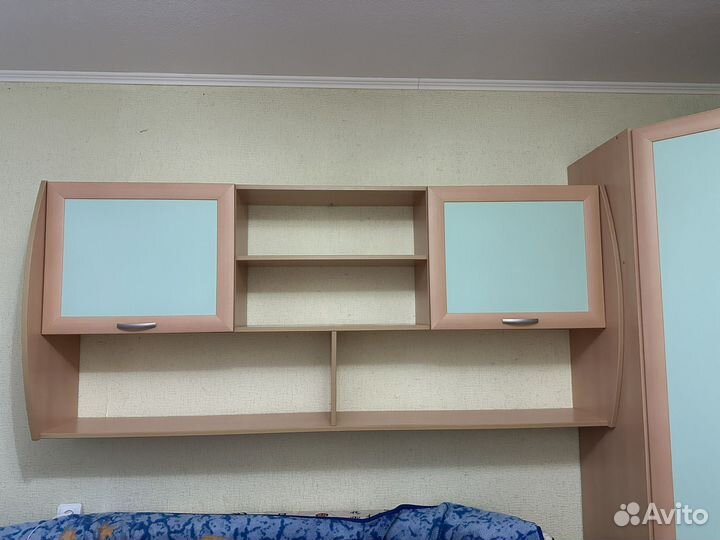 Шкаф, комод и навесные полки