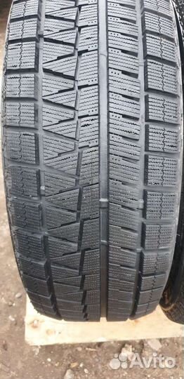 Bridgestone Blizzak Revo GZ 215/55 R17 94S