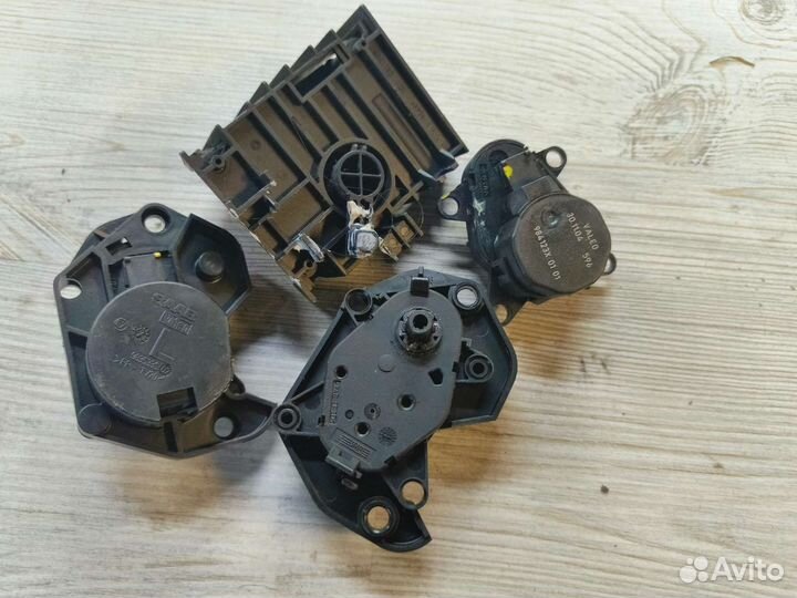 Сервопривод заслонок отопителя Saab 9-5