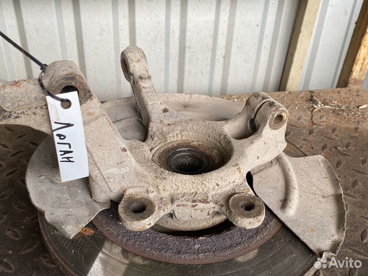 Кулак поворотный левый правый Рено Логан1