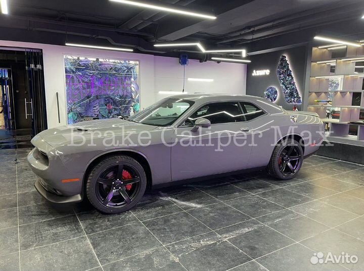 Накладки на суппорта Dodge Challenger