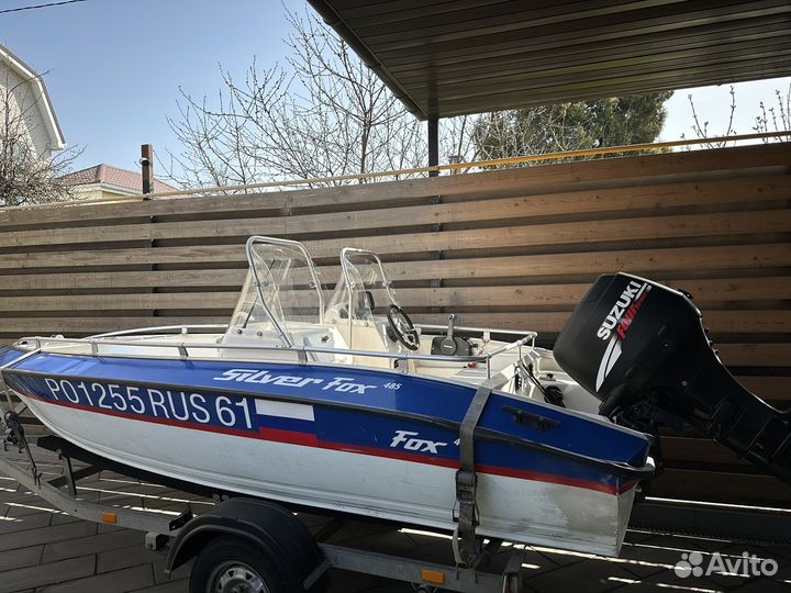 Катер моторный