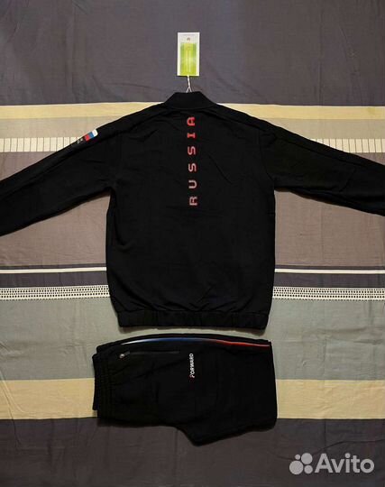 Новый тренеровочный костюм forward russia
