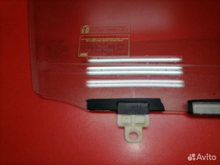 Стекло двери переднее правое Toyota Corolla