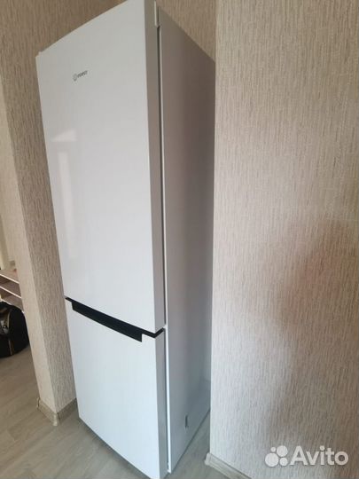 Холодильник ds4180w indesit