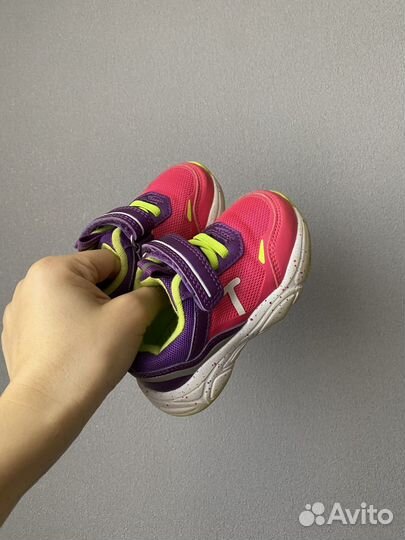 Кроссовки для девочки 22 р
