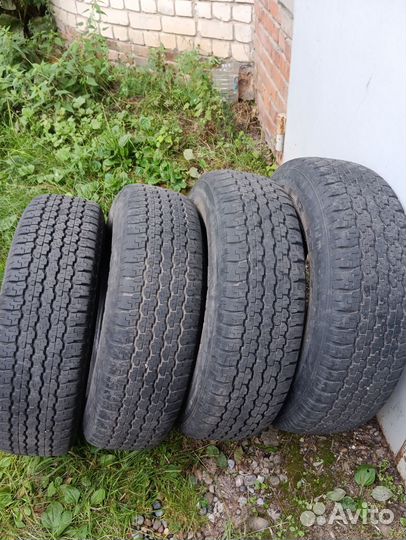 Bridgestone Dueler H/T D689 225/80 R15