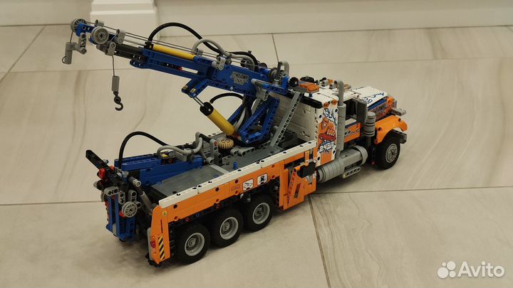 Конструктор lego Technic Грузовой эвакуатор 42128