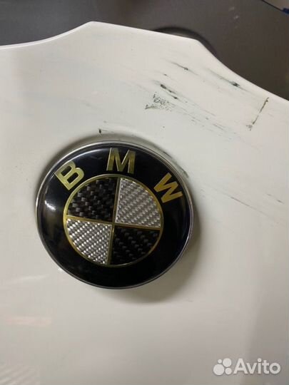 Значок на капот Bmw 3 E90 N46B20BD 2010