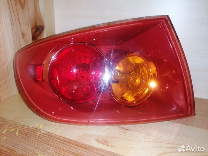 Занднии фонари Mazda 3 седан 2005