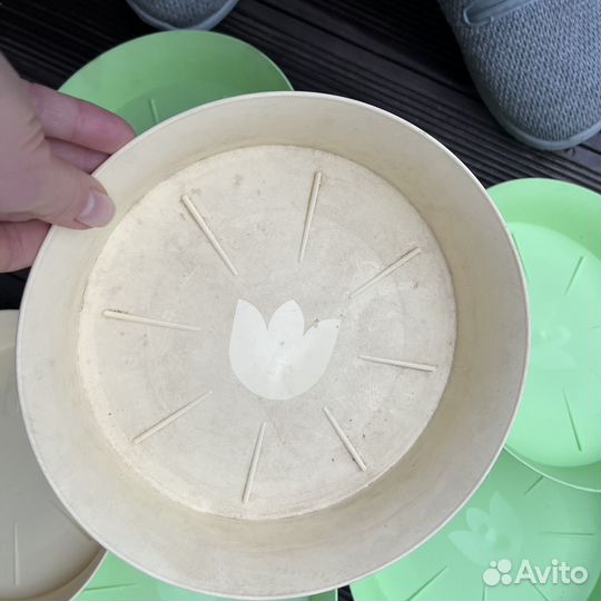 Поддоны под цветочные горшки