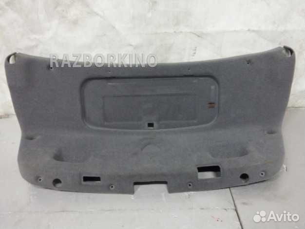 Обшивка крышки багажника