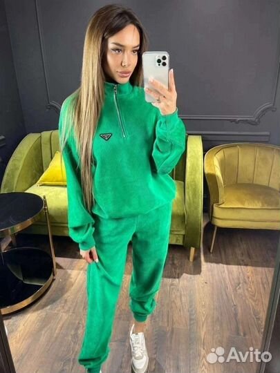 Костюм спортивный