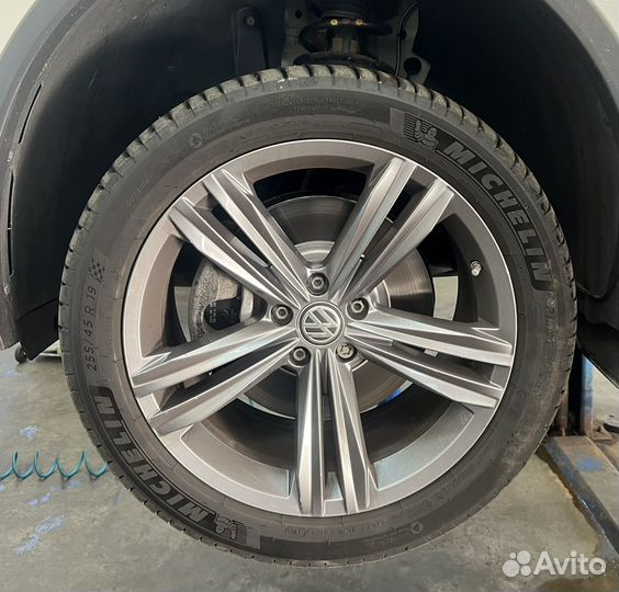Michelin Pilot Sport 4 255/45 R19 104F