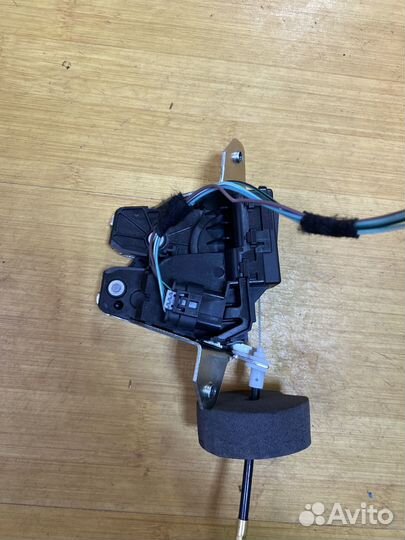 Замок крышки багажника с доводчиком Mercedes W166